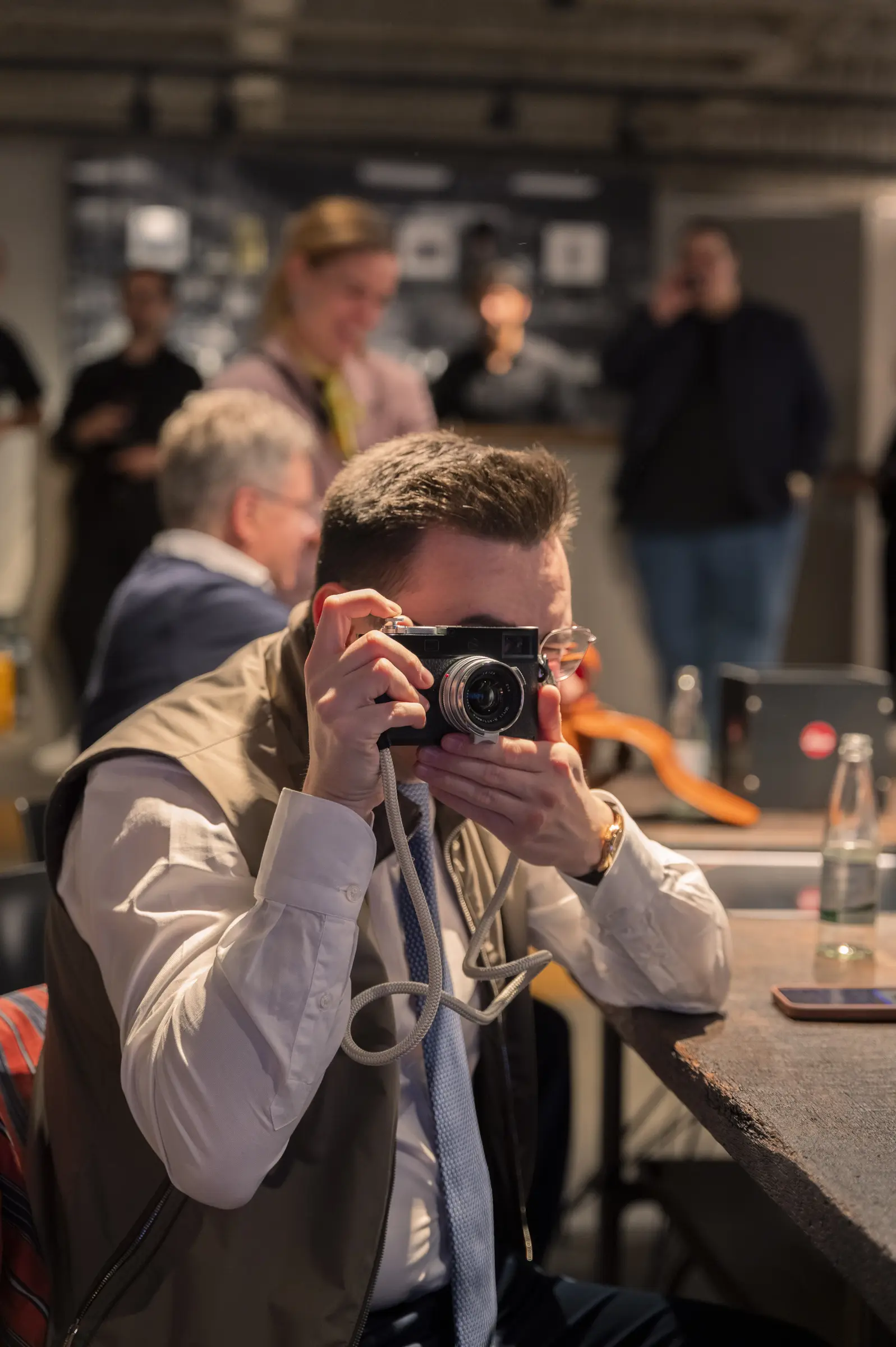 Fotograf dokumentiert das Event